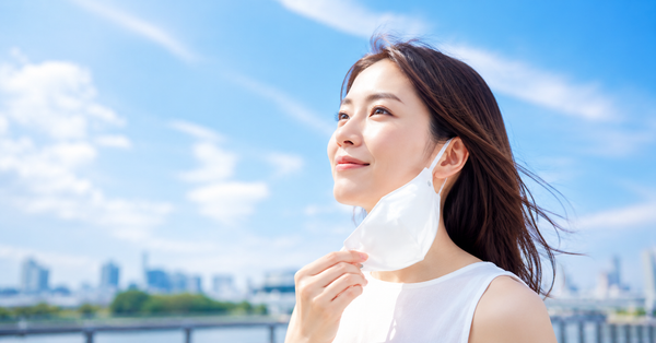 マスクのにおいが気になる原因と対策。蒸れ・口臭がこもるのを根本から防ぐ方法