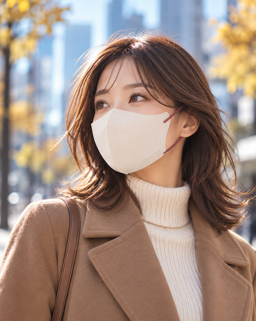 花粉の秋も。<br>
通気性3.2倍のマスクで<br>
ムレずに快適。